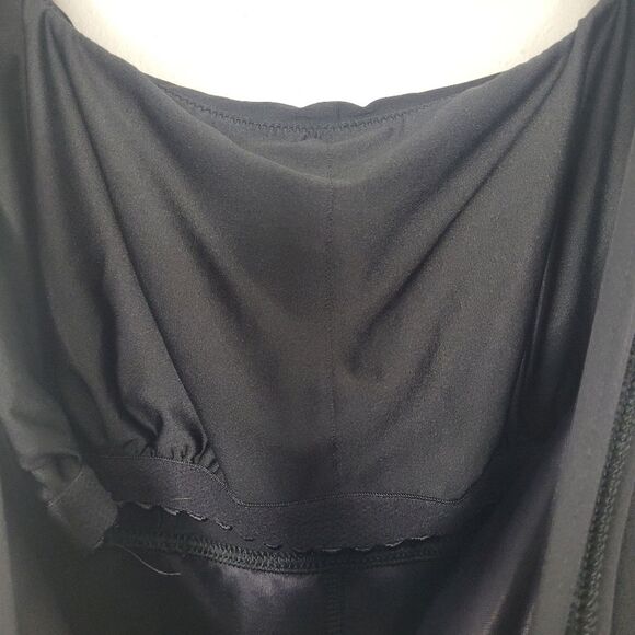 Lands'end black one-piece swimsuit dress with attached shorts size 14 long - Picture 4 of 7